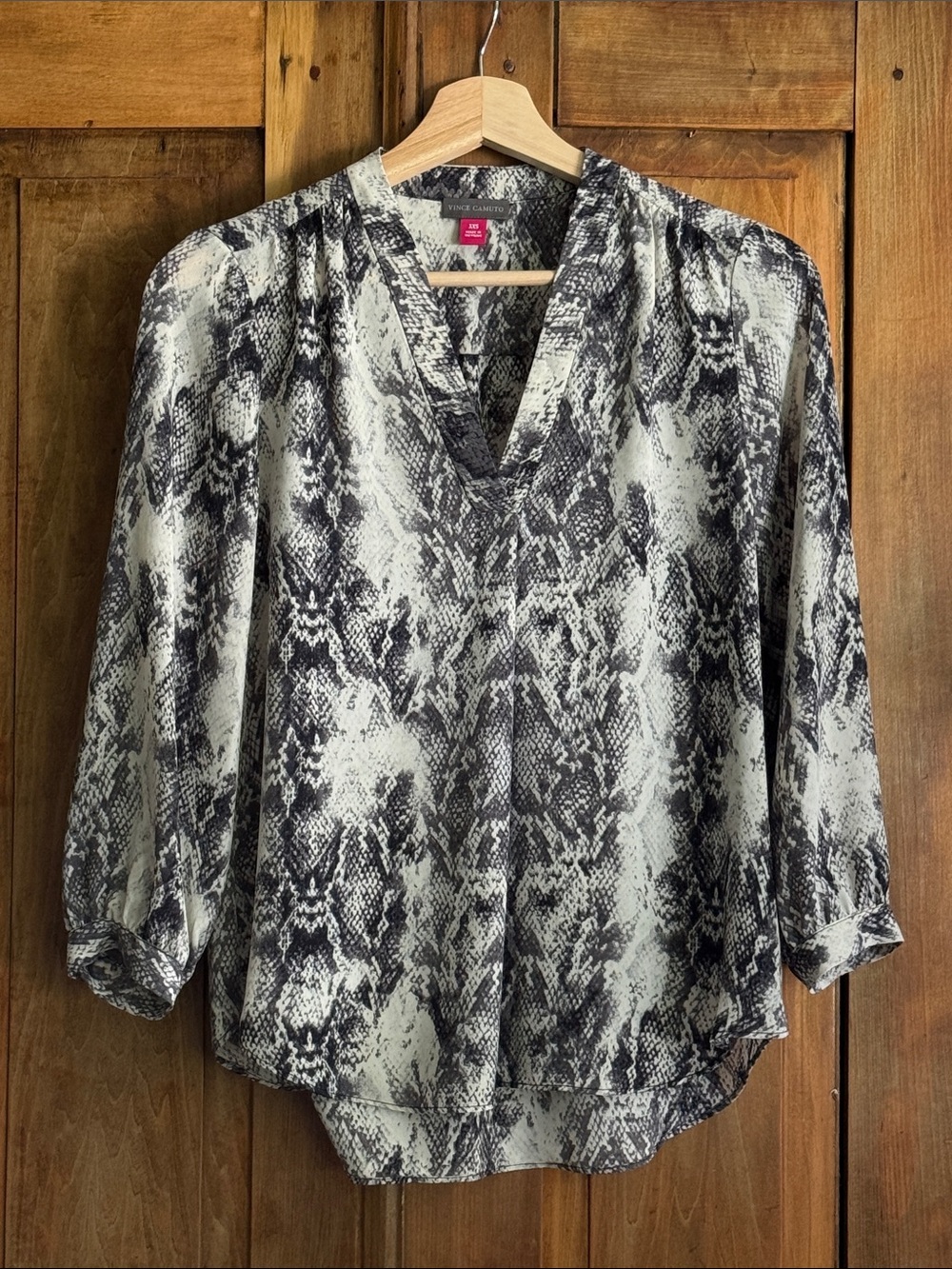 Vince Camuto XXS Black & White Snake-Print V-Neck Blouse Business Casual